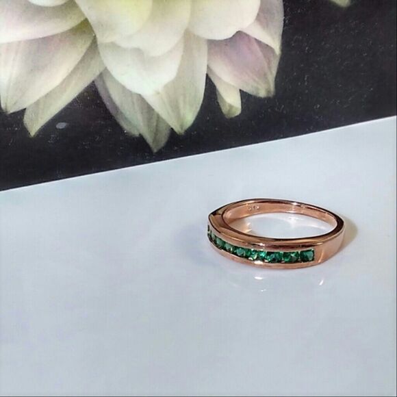 Emerald Ring in Rose Gold Size 7-1/4 - Picture 2 of 7